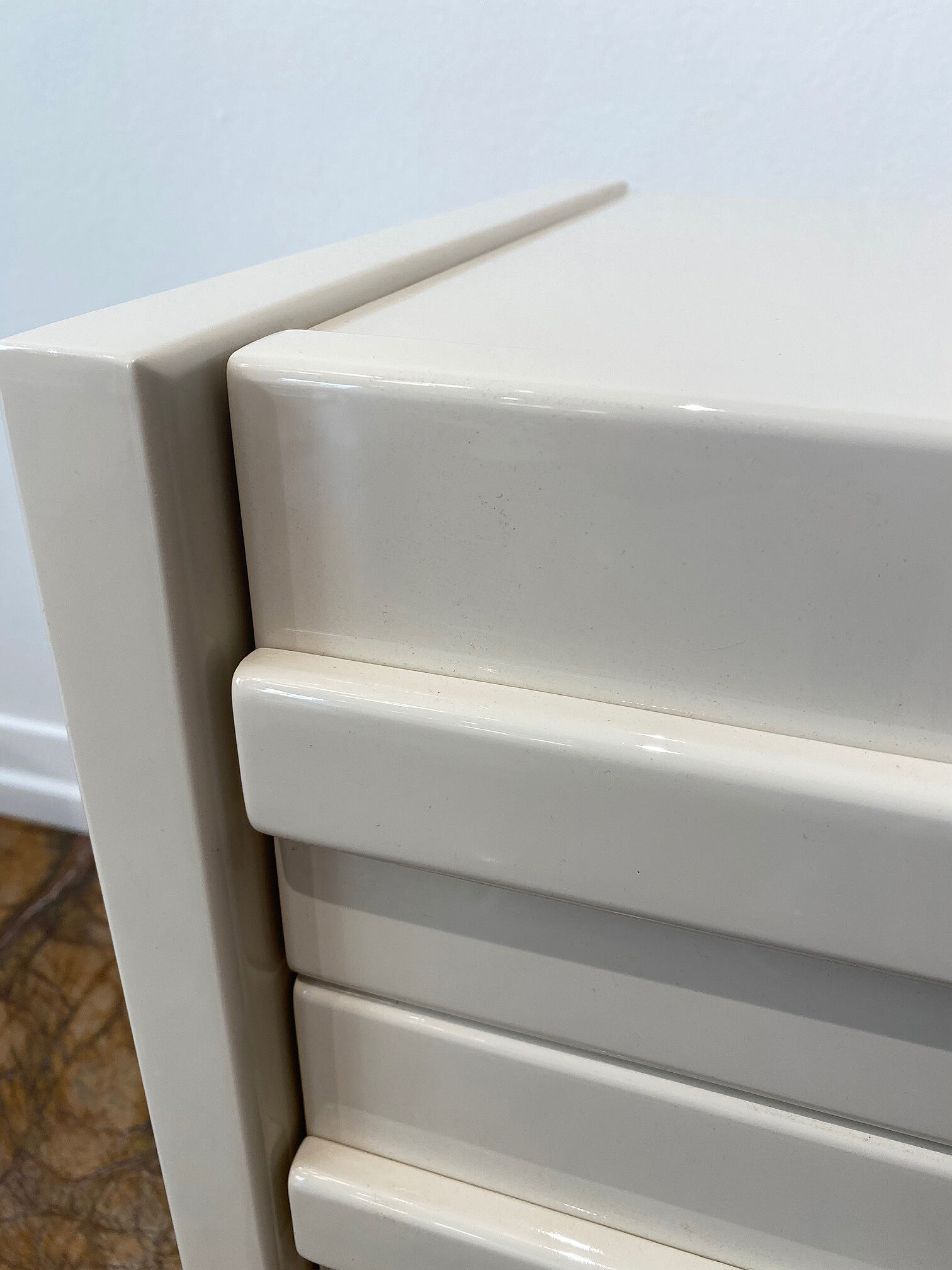 Vintage chest of drawers