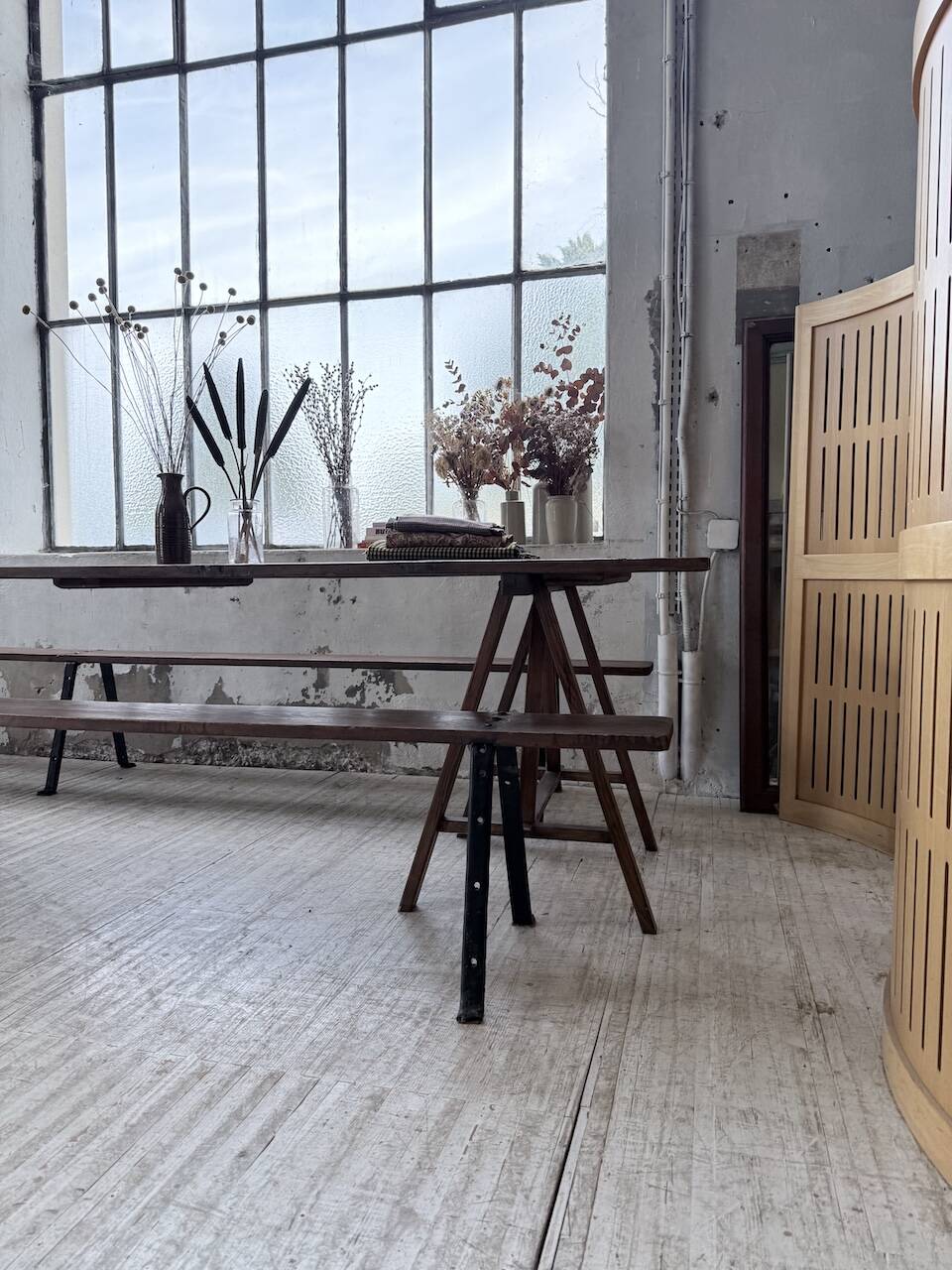 XXL trestle farm table 4m and its benches