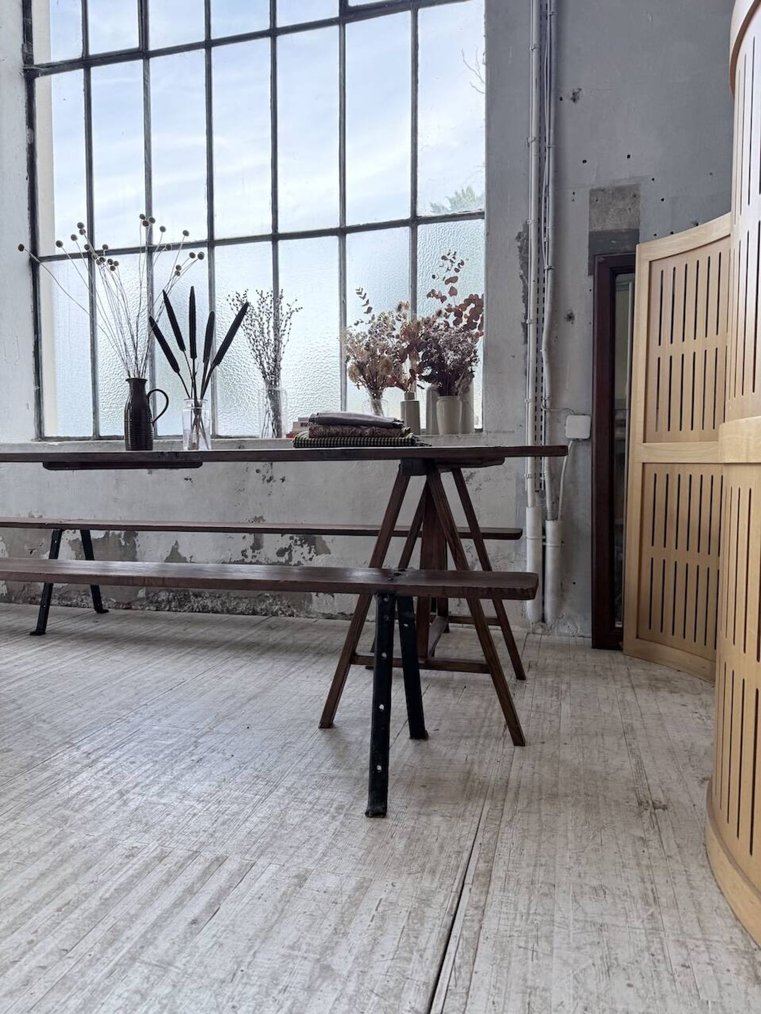 XXL trestle farm table 4m and its benches