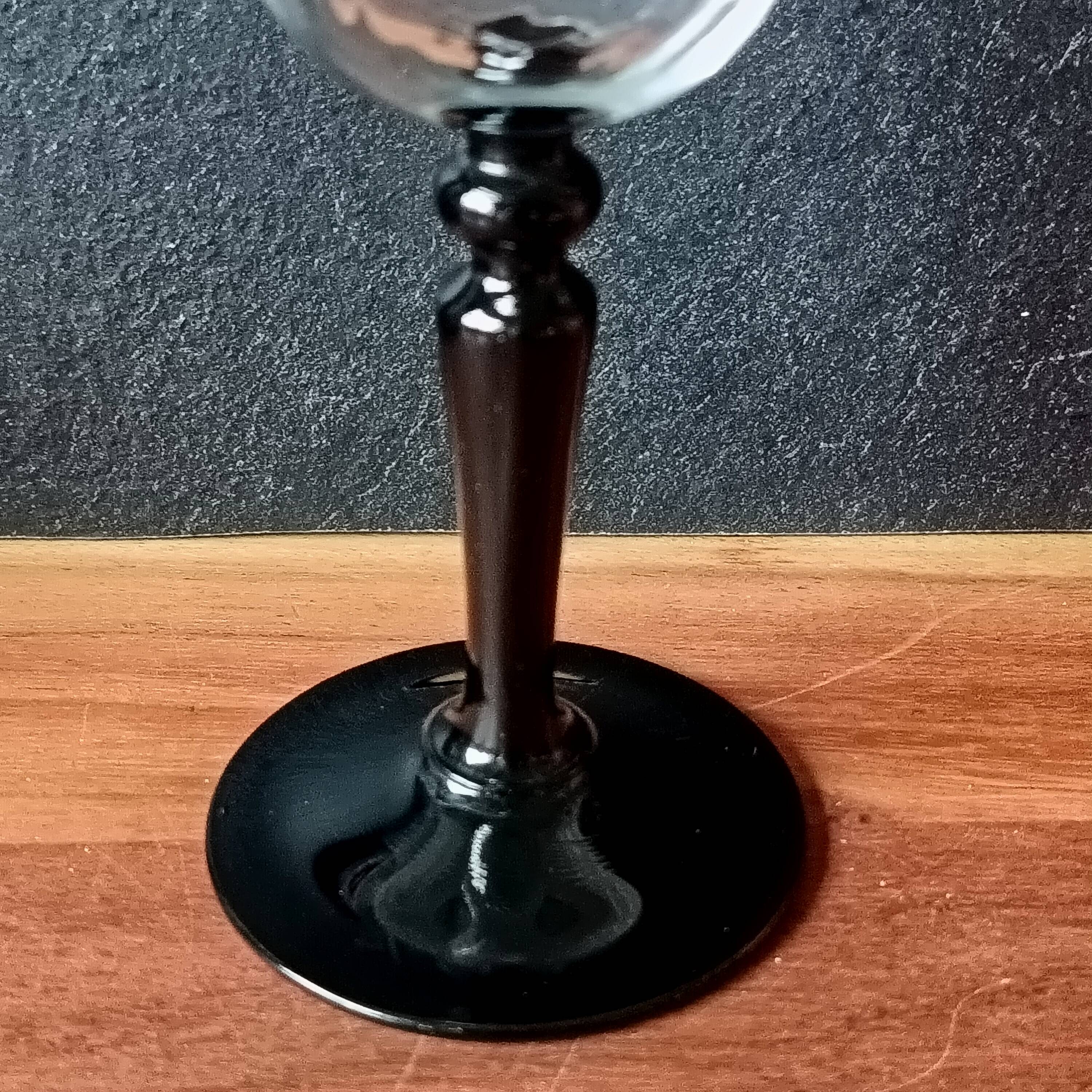 4 glasses 22 cl on black Onyx swirl stand Luminarc France, Vintage