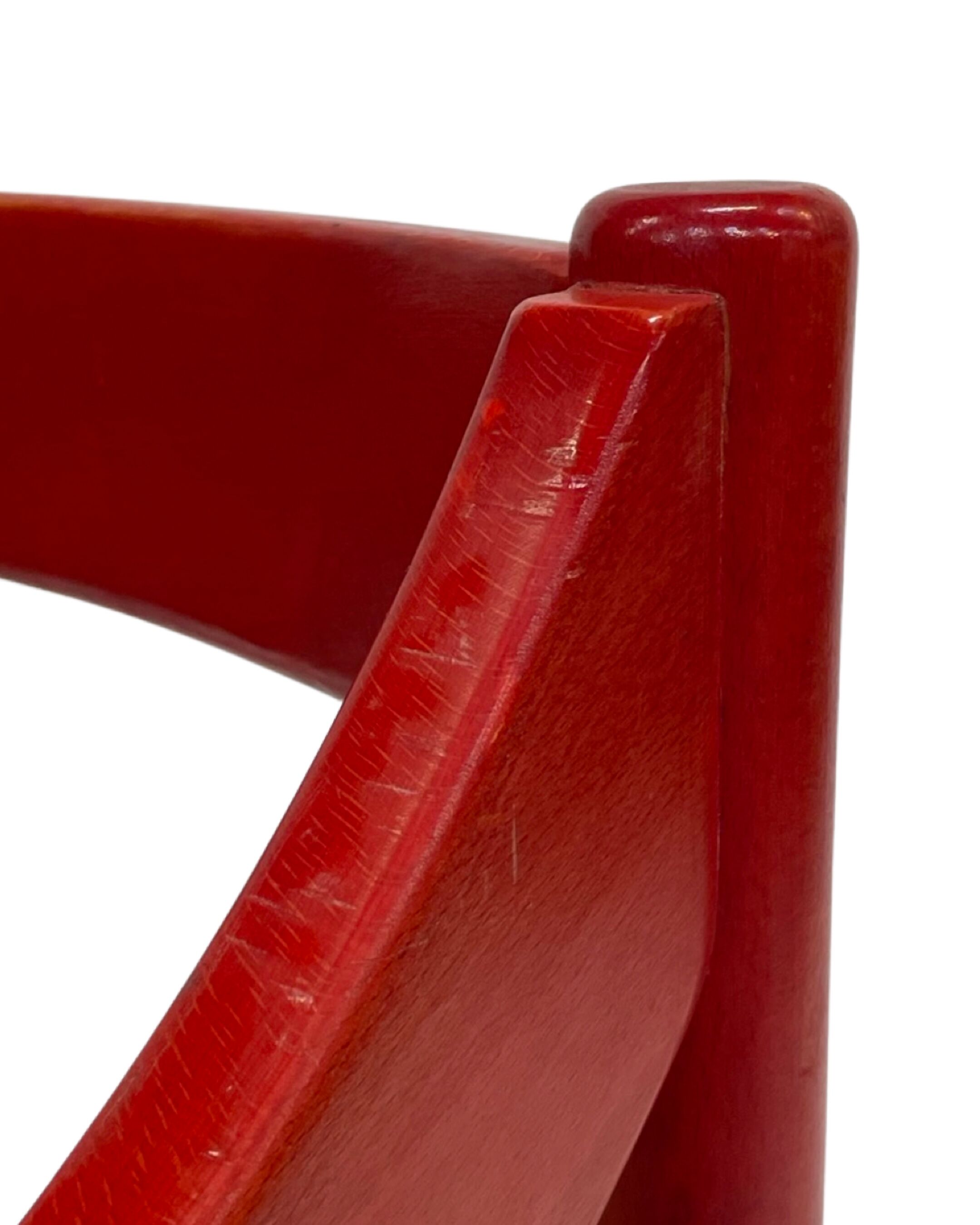 Fauteuil Carimate modèle 892 Vico Magistretti pour Cassina en rouge