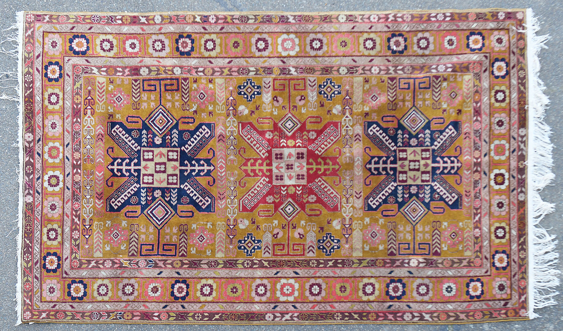 Carpet 171x253 cm