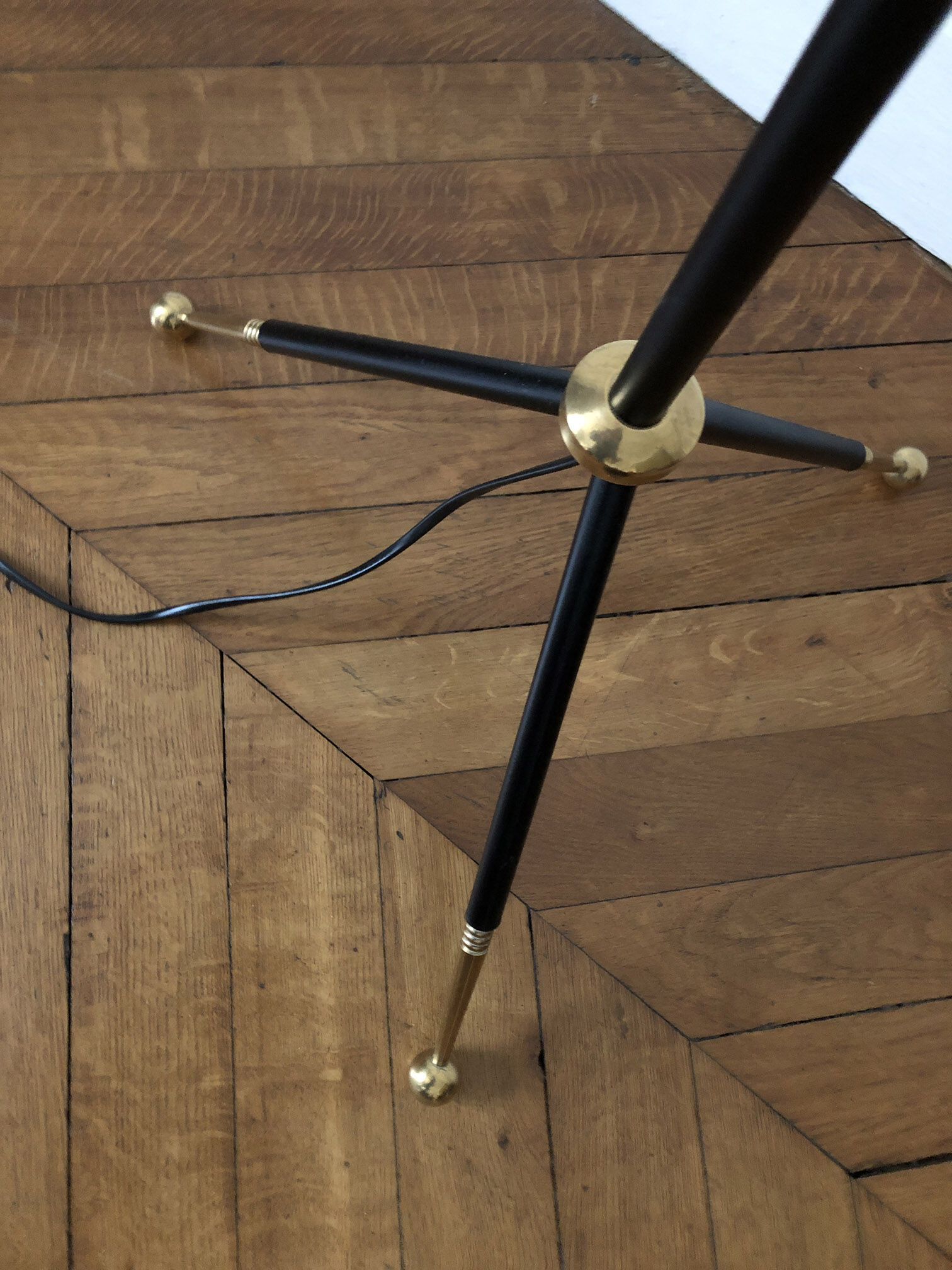1960 tripod floor lamp with pull-pull