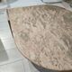 Table basse en marbre, forme goutte d'eau vieux rose
