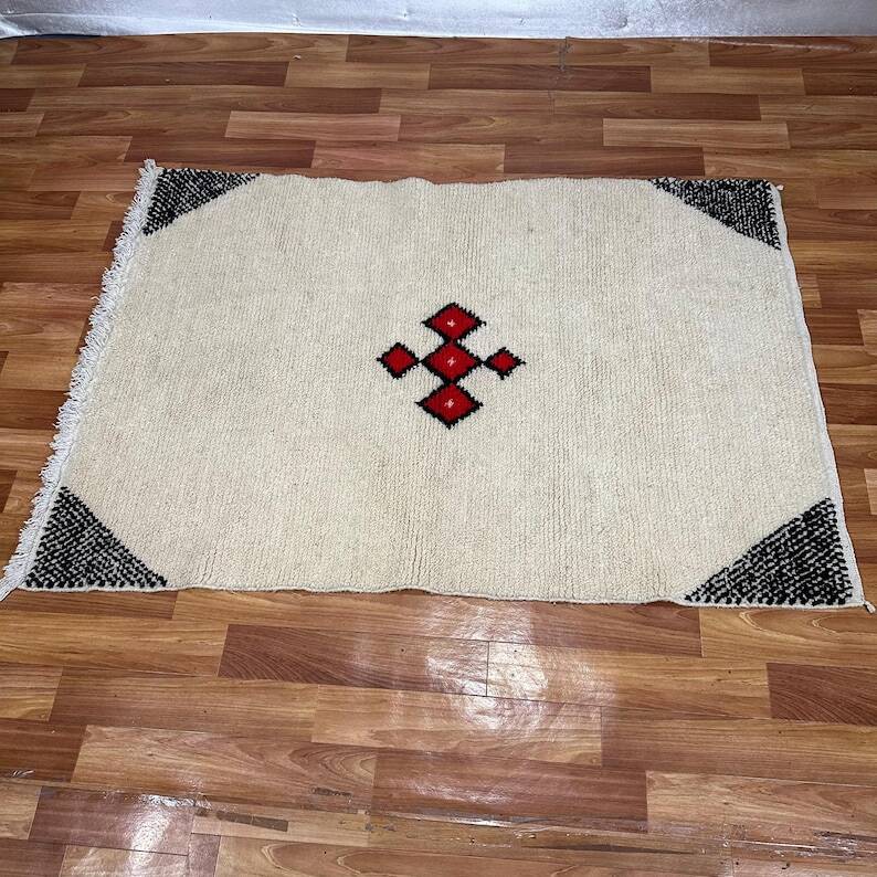 Moroccan Berber decorated rug 200cm x 300cm