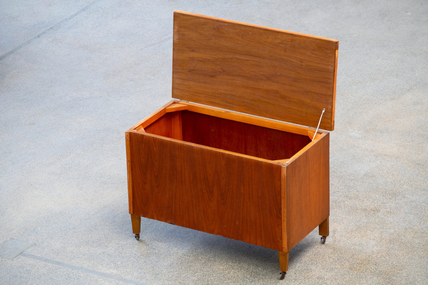 Coffre à jouet scandinave 1960