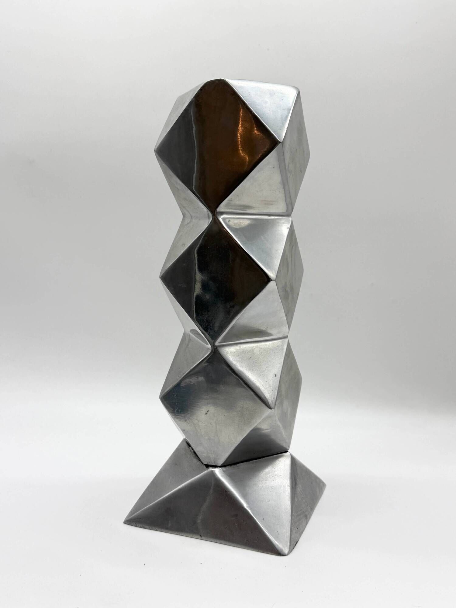 Vase sculptural en fonte d’aluminium, 1970