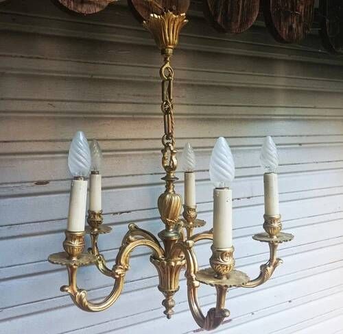 Antique gilded bronze chandelier in Louis XVI style, 5 lights, in working condition.