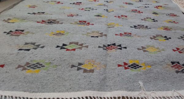 Tapis gris multicolore fait main en pure laine  195x150cm