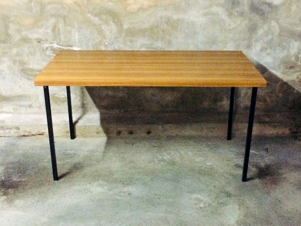 High table par Pierre Guariche for Meurop 60