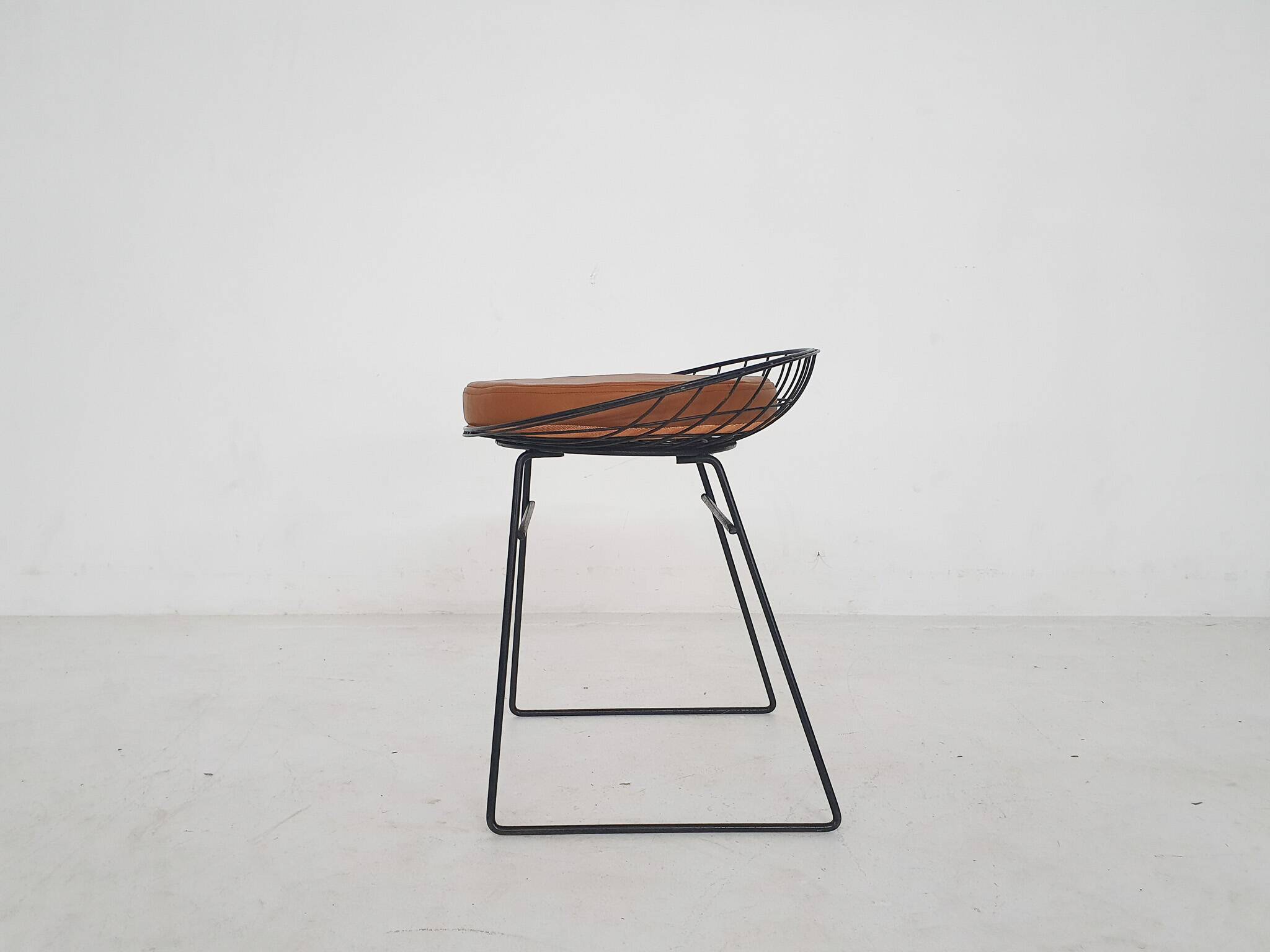 Cees Braakman for Pastoe KM05 metal wire stool, The Netherlands 1958