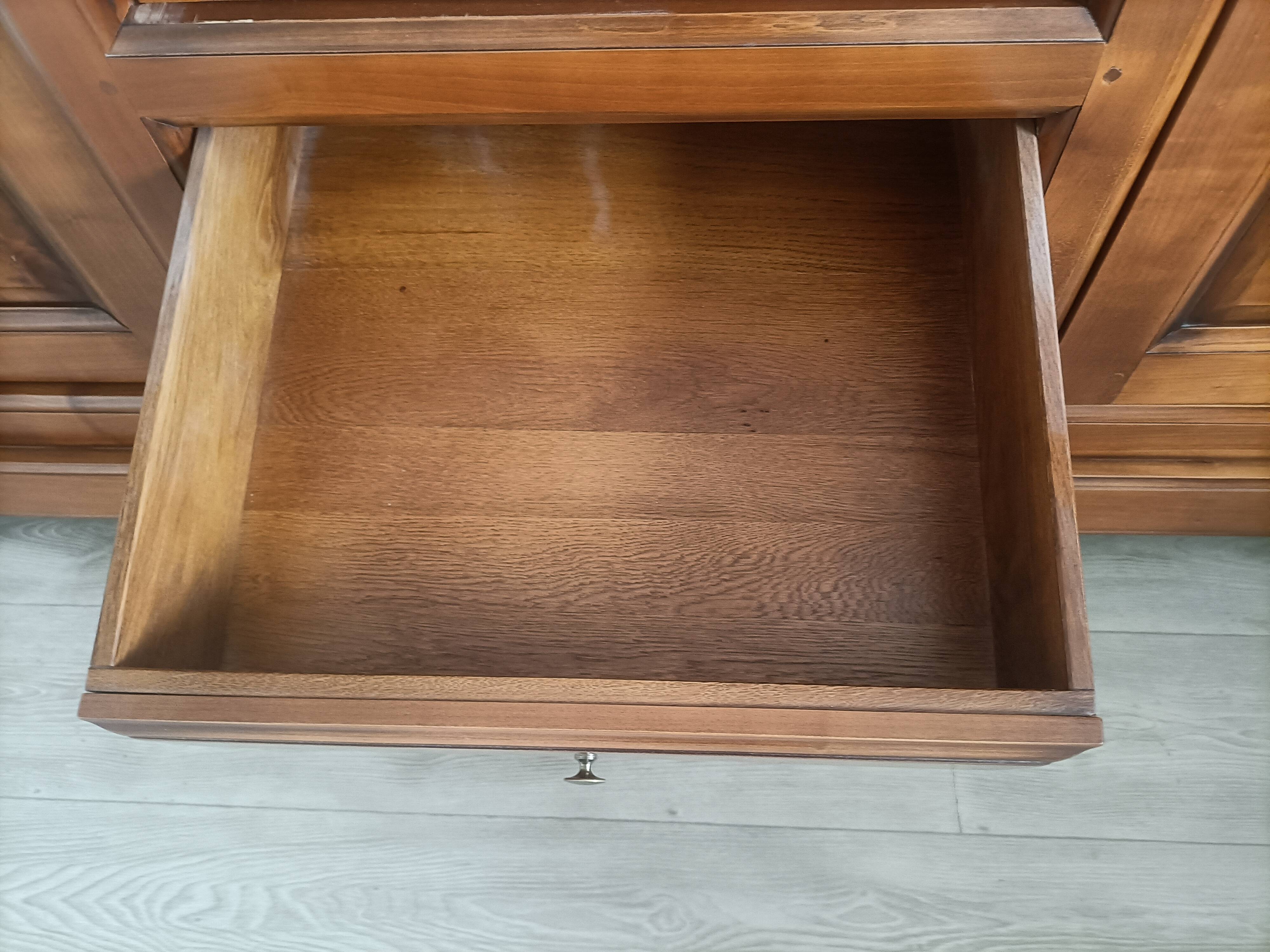 Magnificent wardrobe in solid cherry and oak with 3 doors, beveled glass, two visible drawers