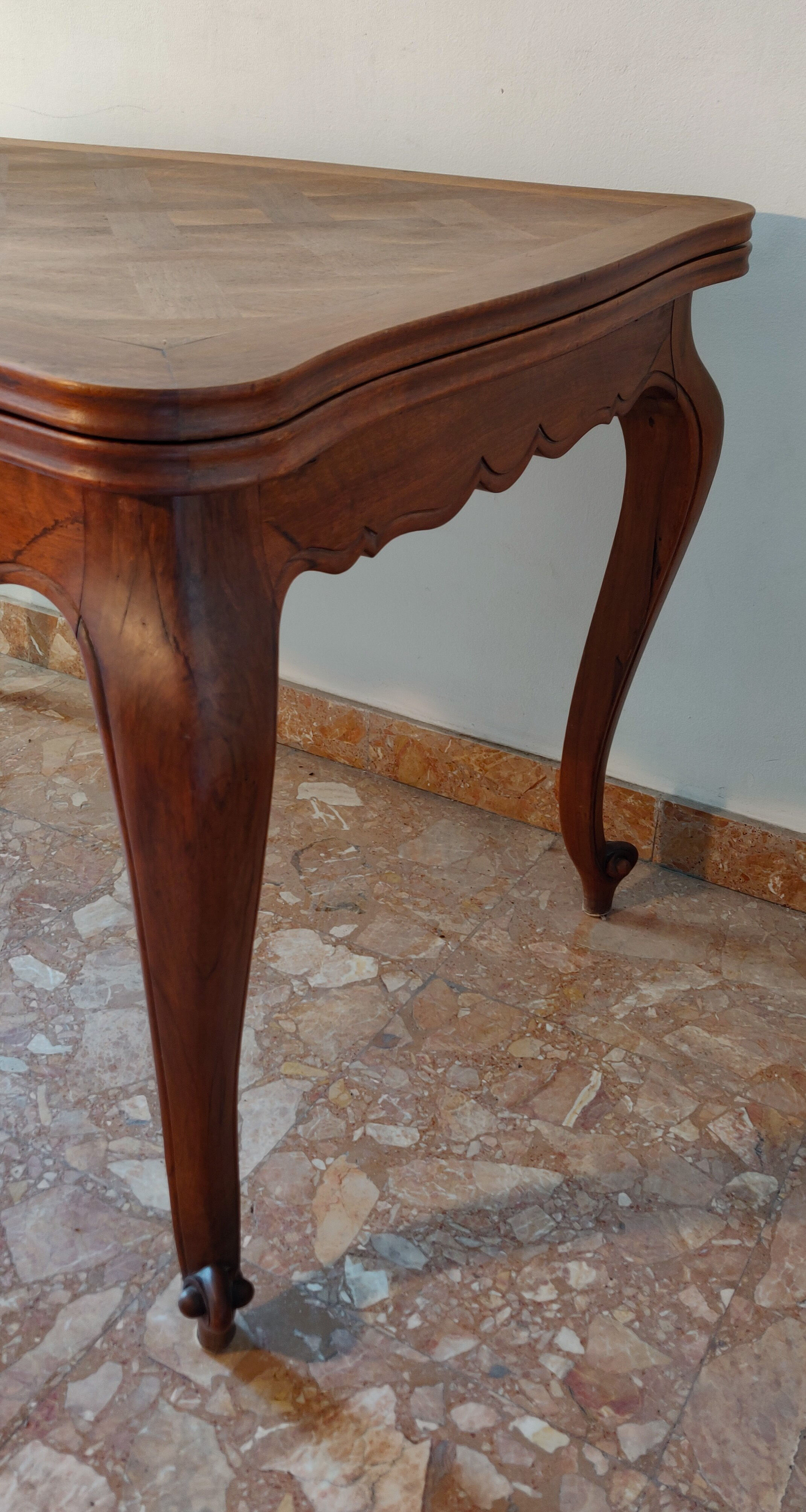 Table Louis XV floored 4/6 people