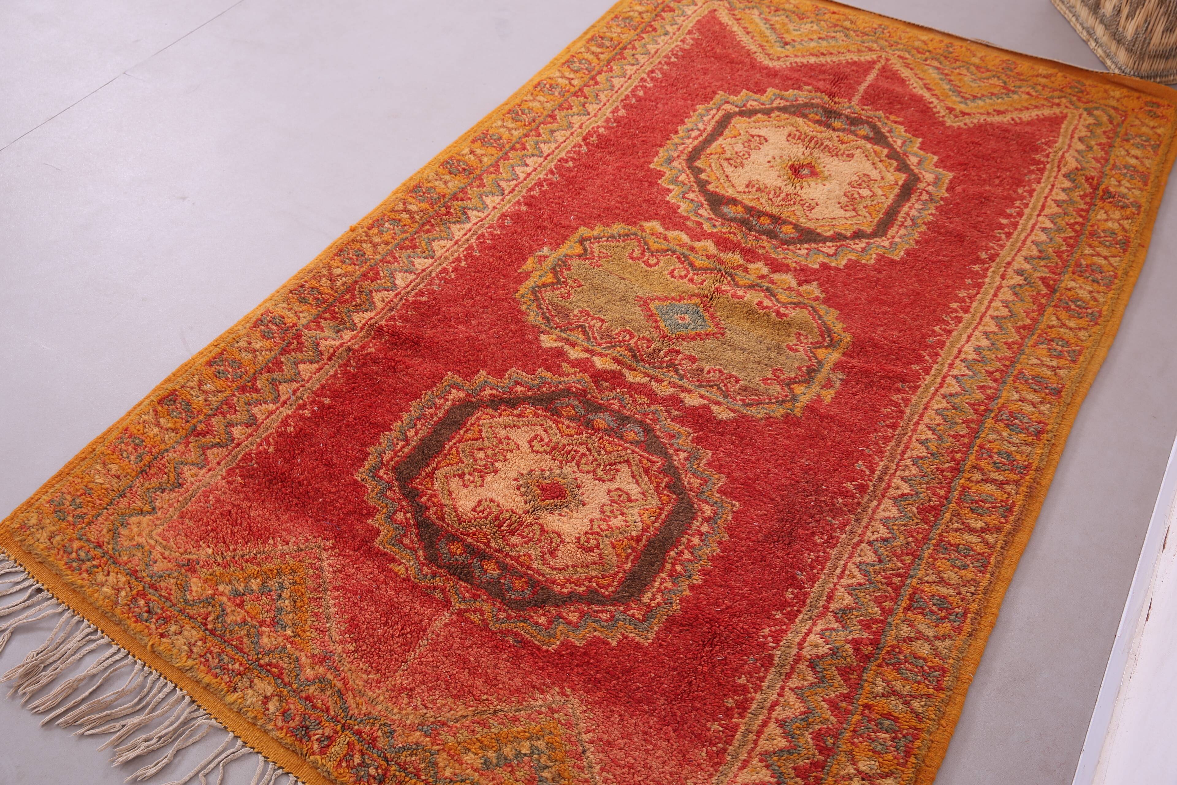Vintage Handmade Taznakht Rug 118 x 199 cm - Berber Rug - Moroccan wool rug