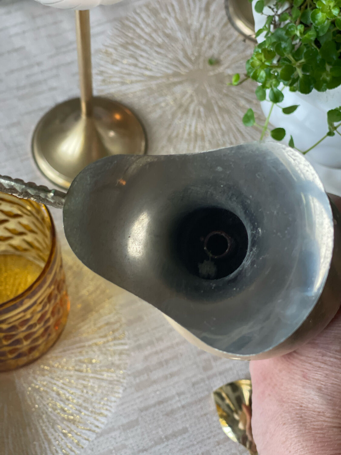 2 alabaster soliflores