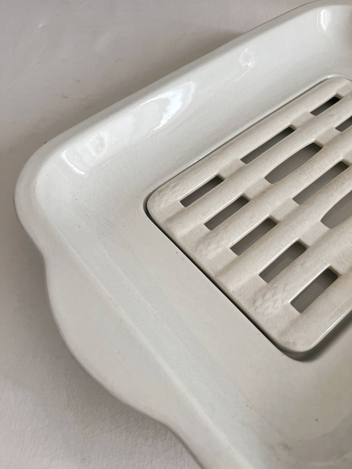 19th century Lunéville opaque ironstone earthenware asparagus dish