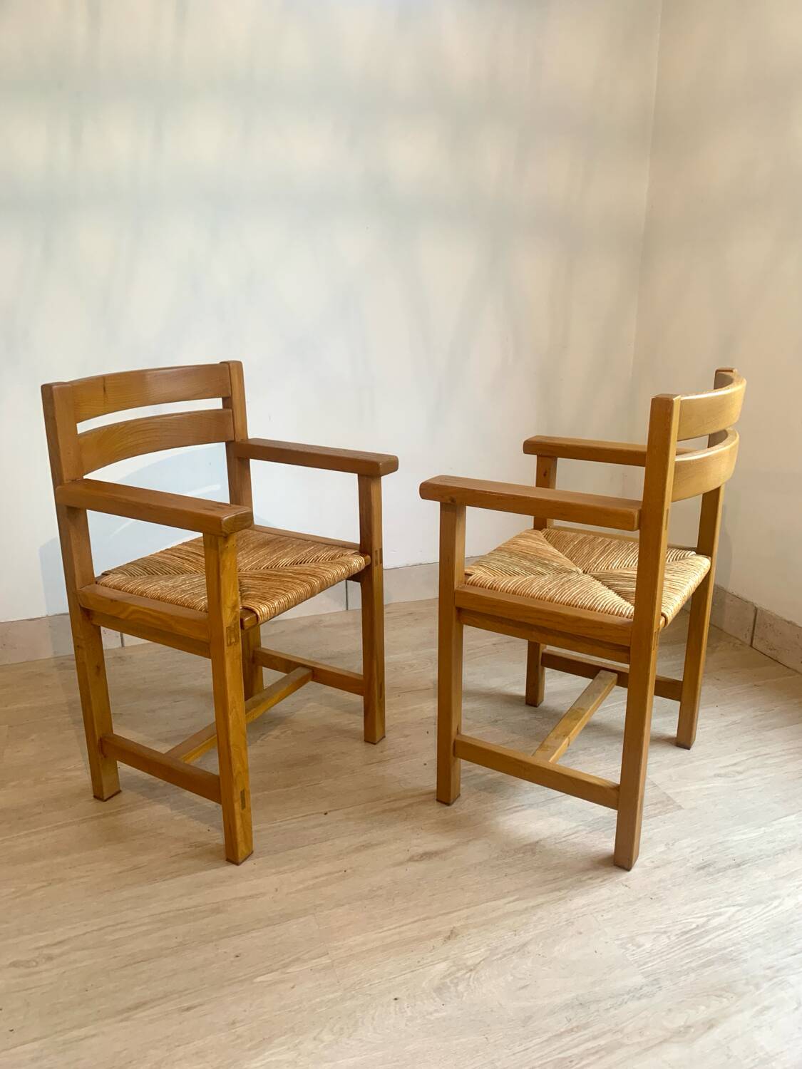 Paire de fauteuils orme massif Maison Regain