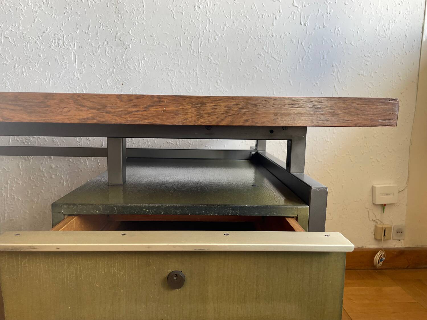 Bureau en palissandre et metal