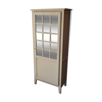 Vintage showcase