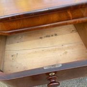 Victorian English commode in solid mahogany wood, 1930.