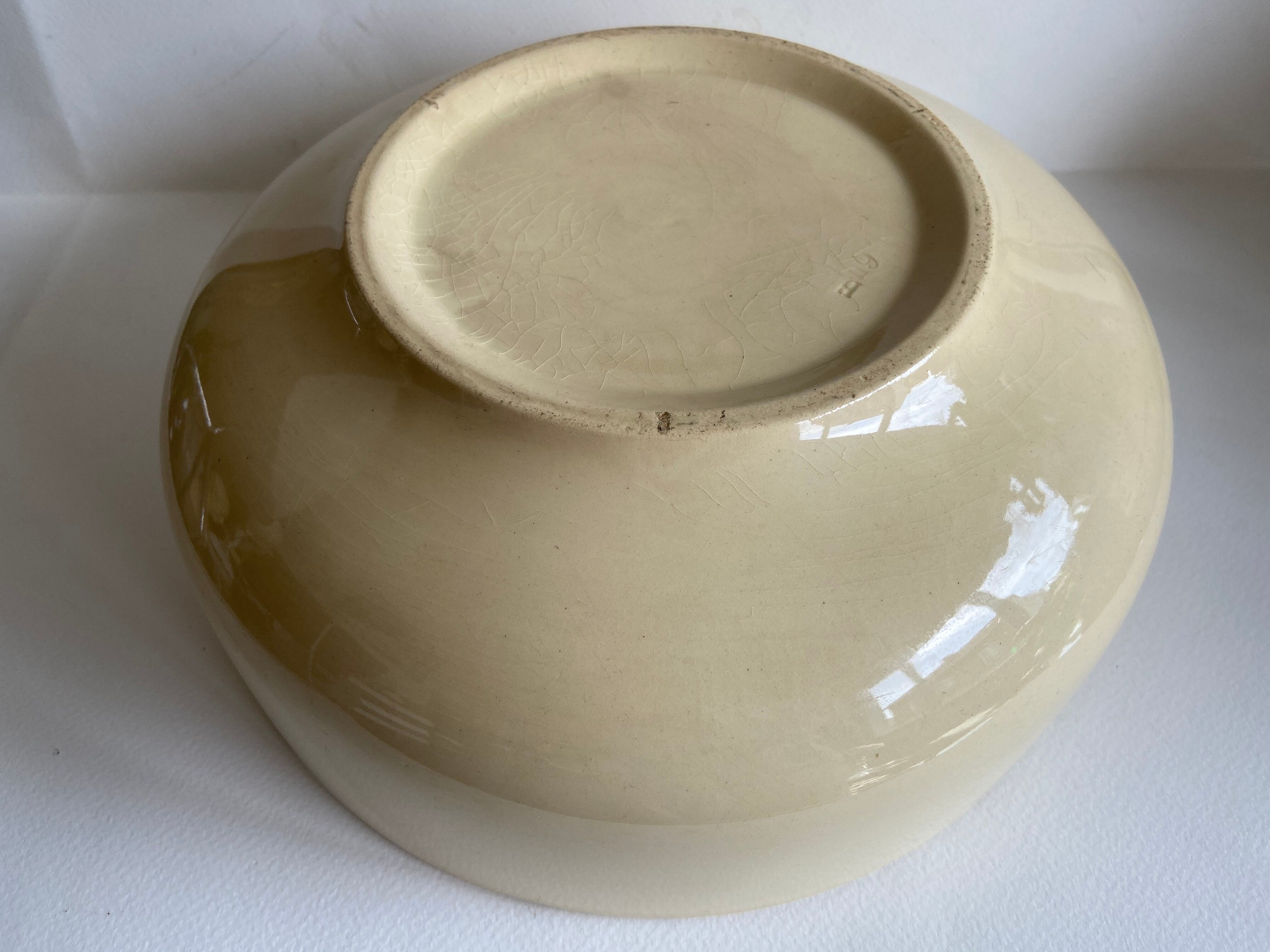 Enamelled ceramic salad bowl