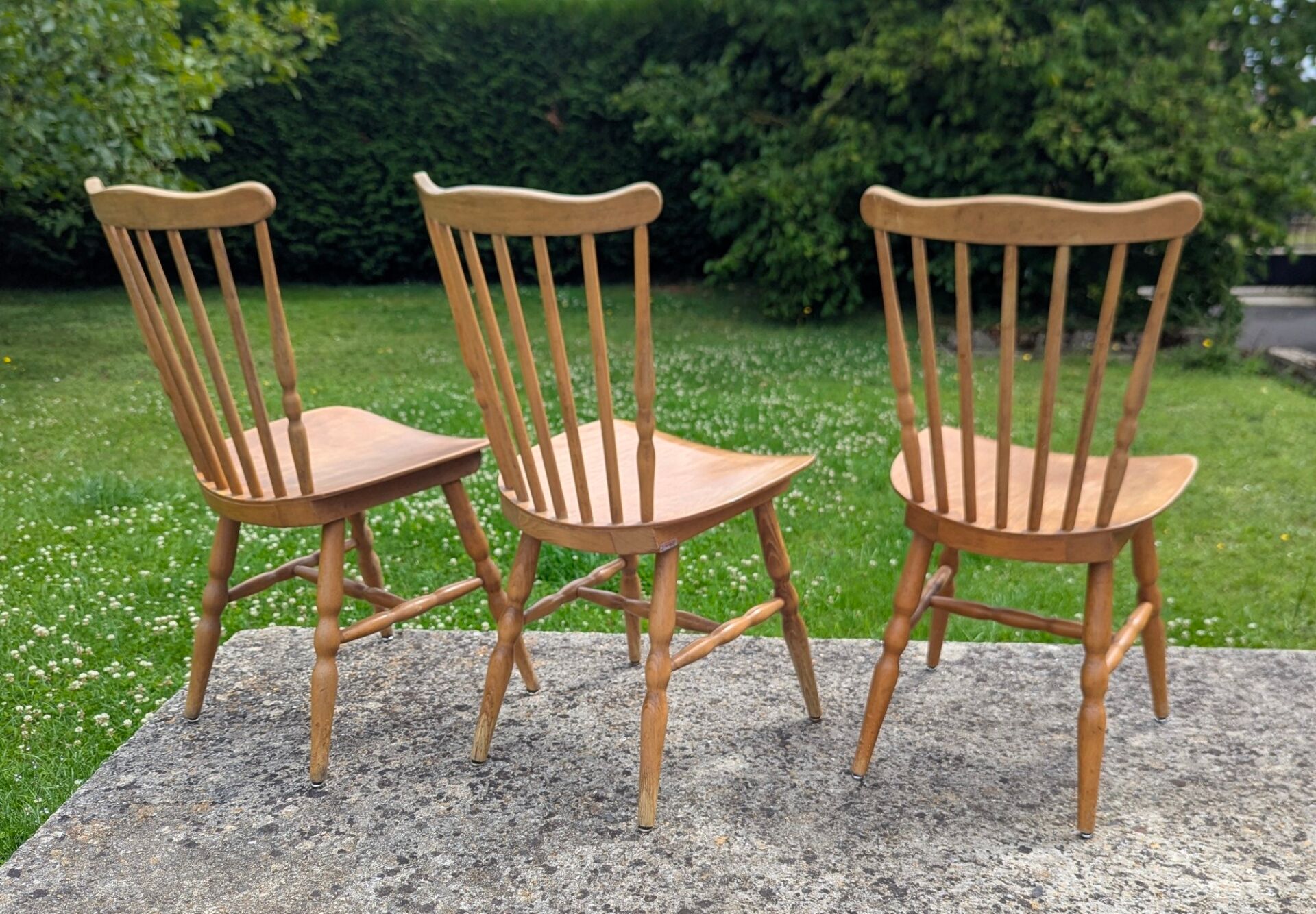 3 chaises Tacoma réservées pour "poppe"
