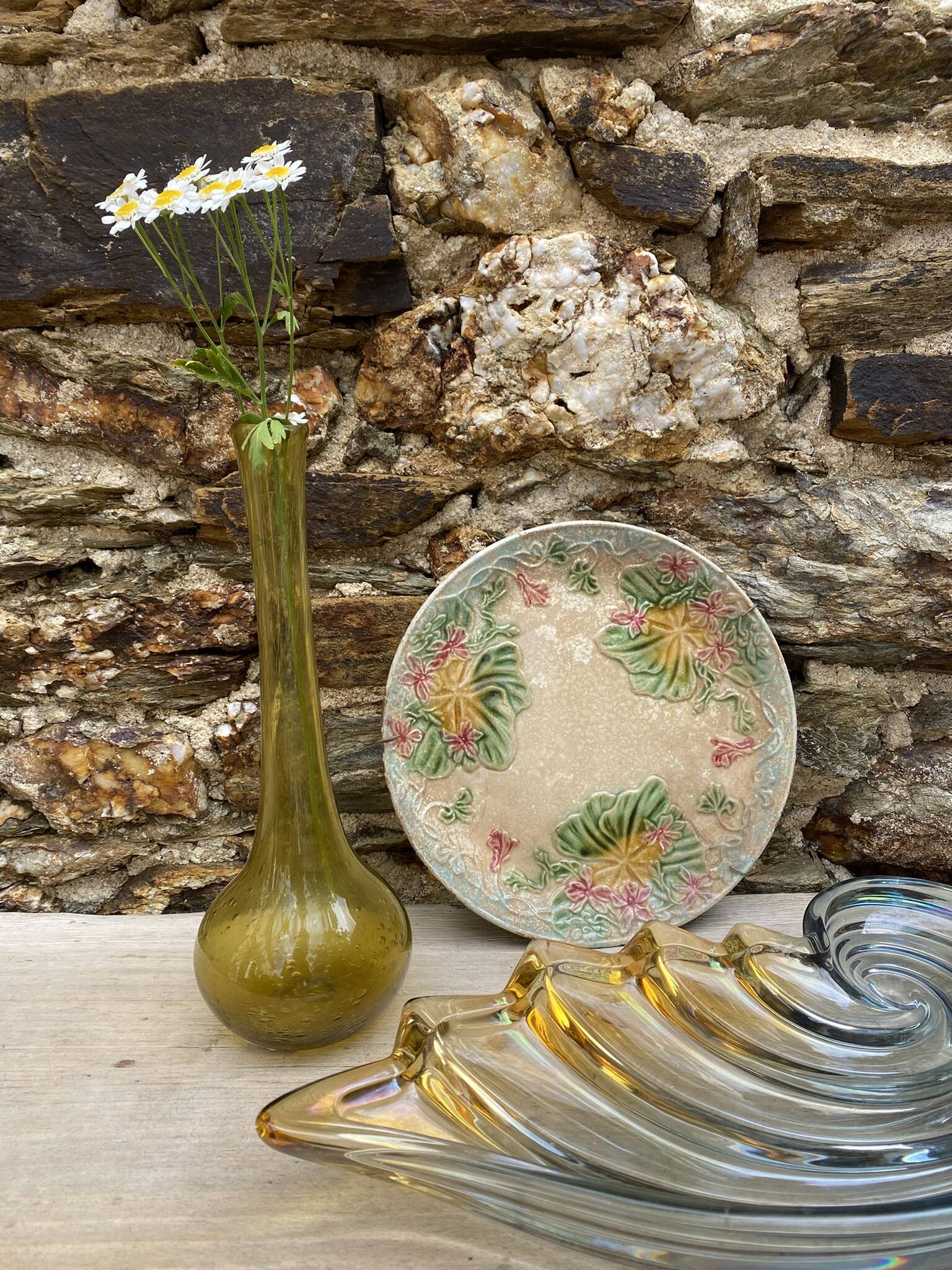 Bubble-blown glass solo flower vase