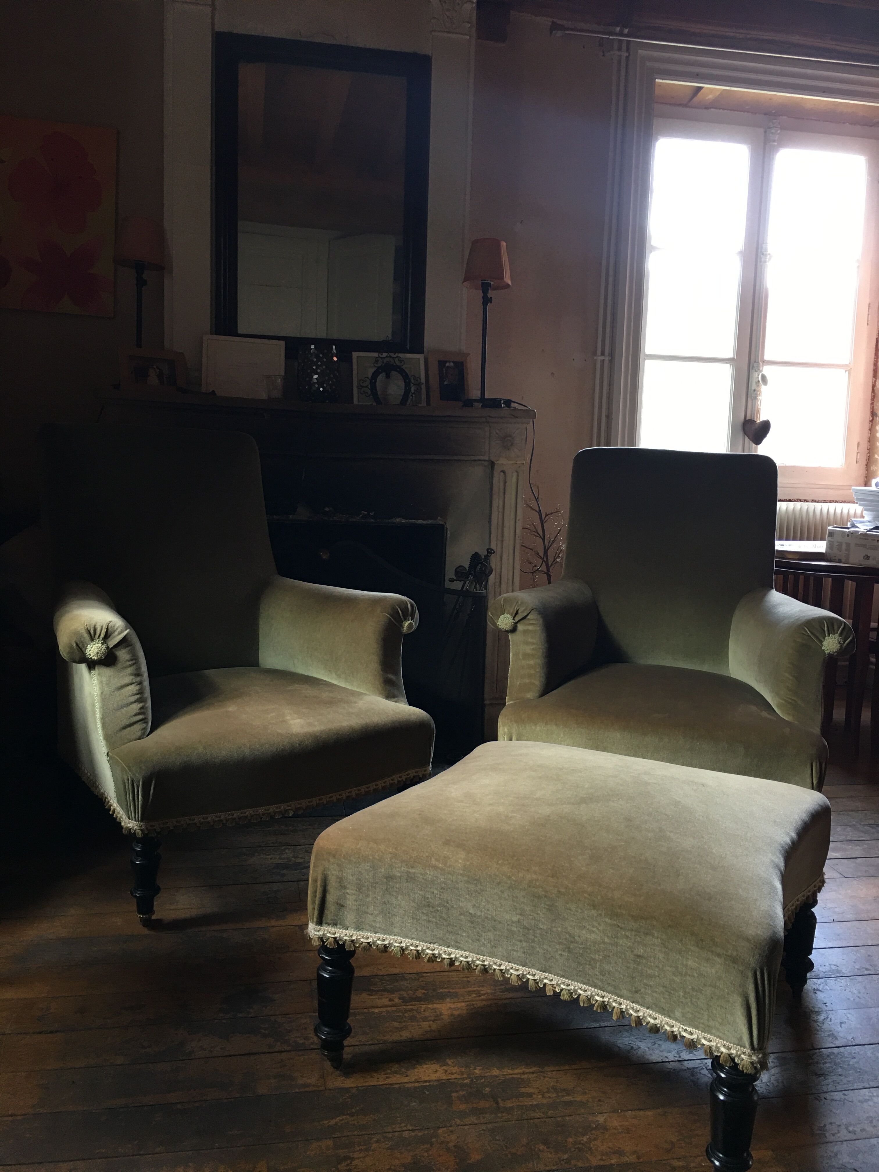 Napoleon III in velvet footrest