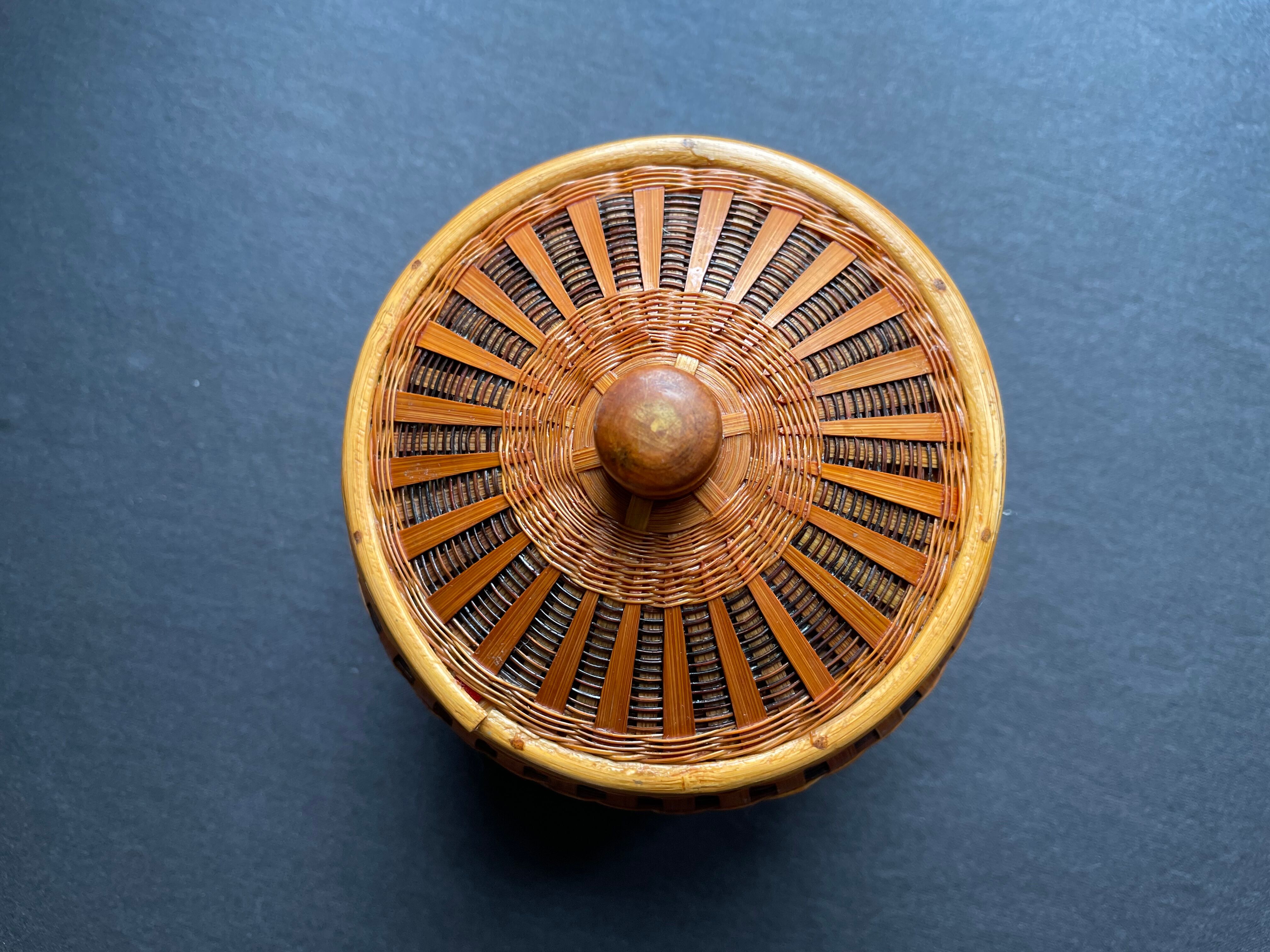 Pot with braided bamboo lid