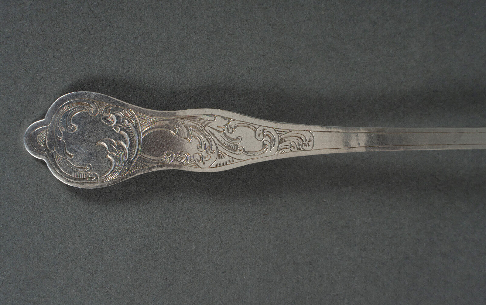 Spoon to sprinkle goldsmith RN silver 53 grams rich decoration Louis XV