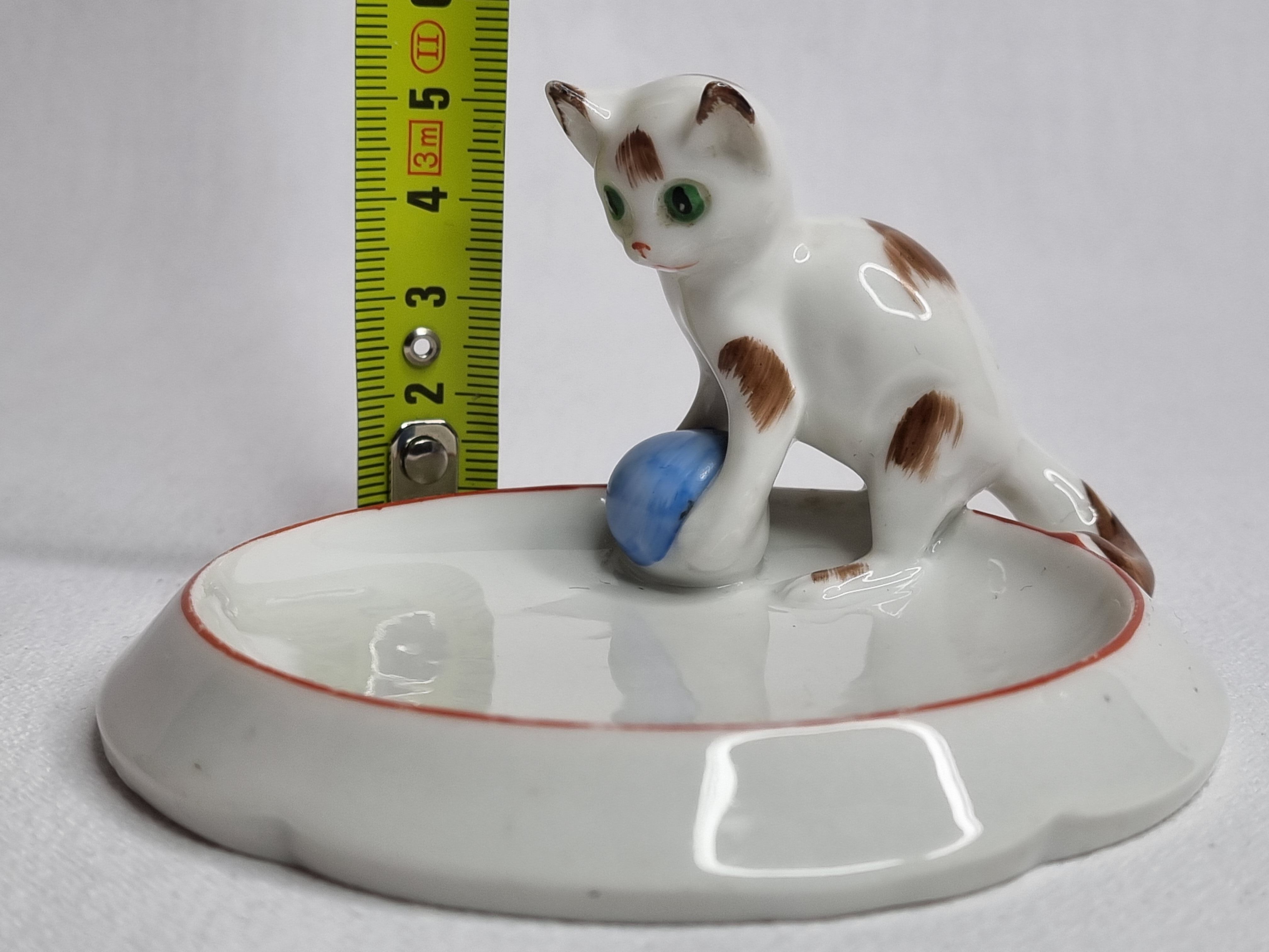 Empty bath pocket decorated kitten "Pfeffer Porzellan" 1930-40 years