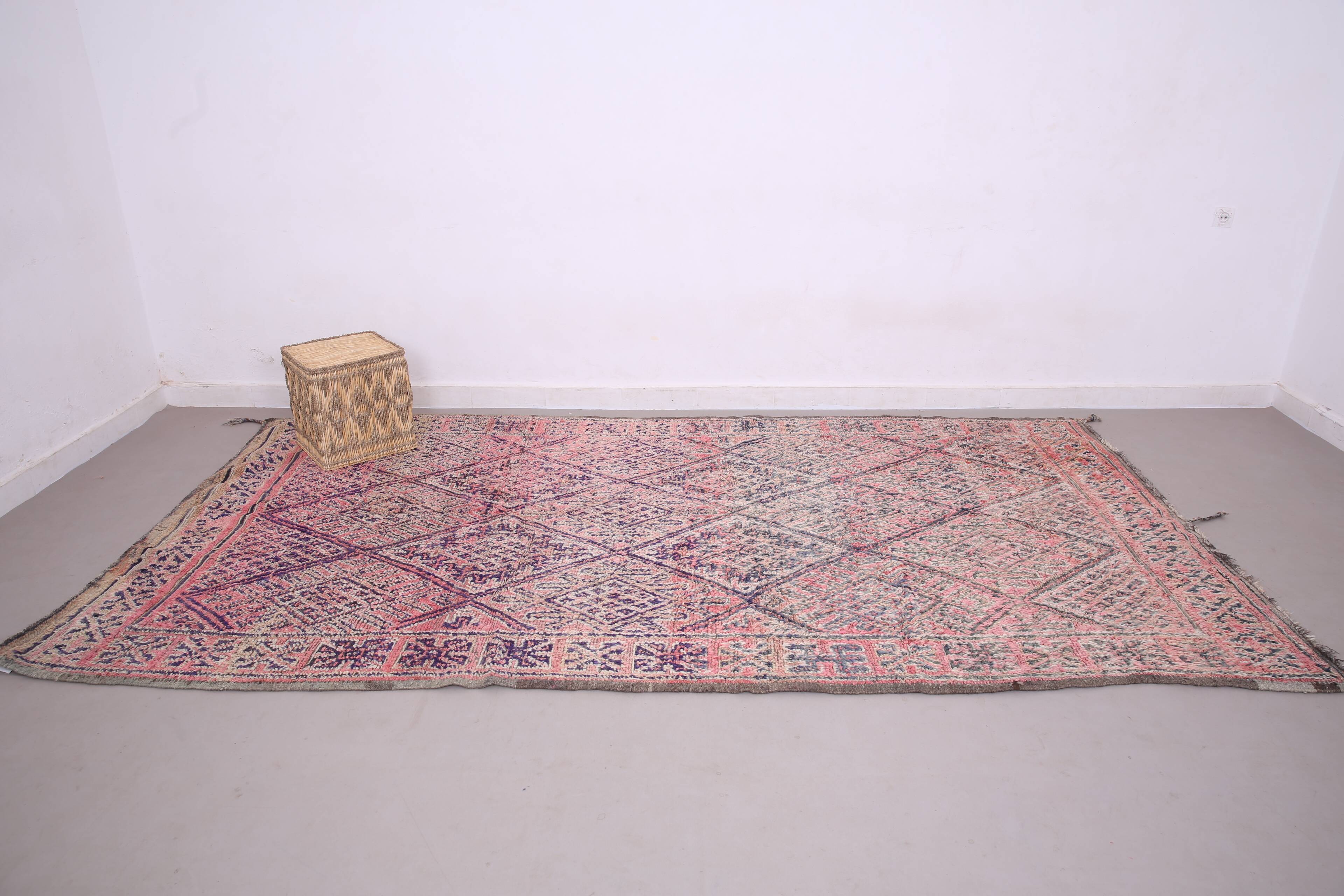 Pink Vintage Beni mguild Rug 185 x 348 cm - Berber Wool Rug - Moroccan Rug
