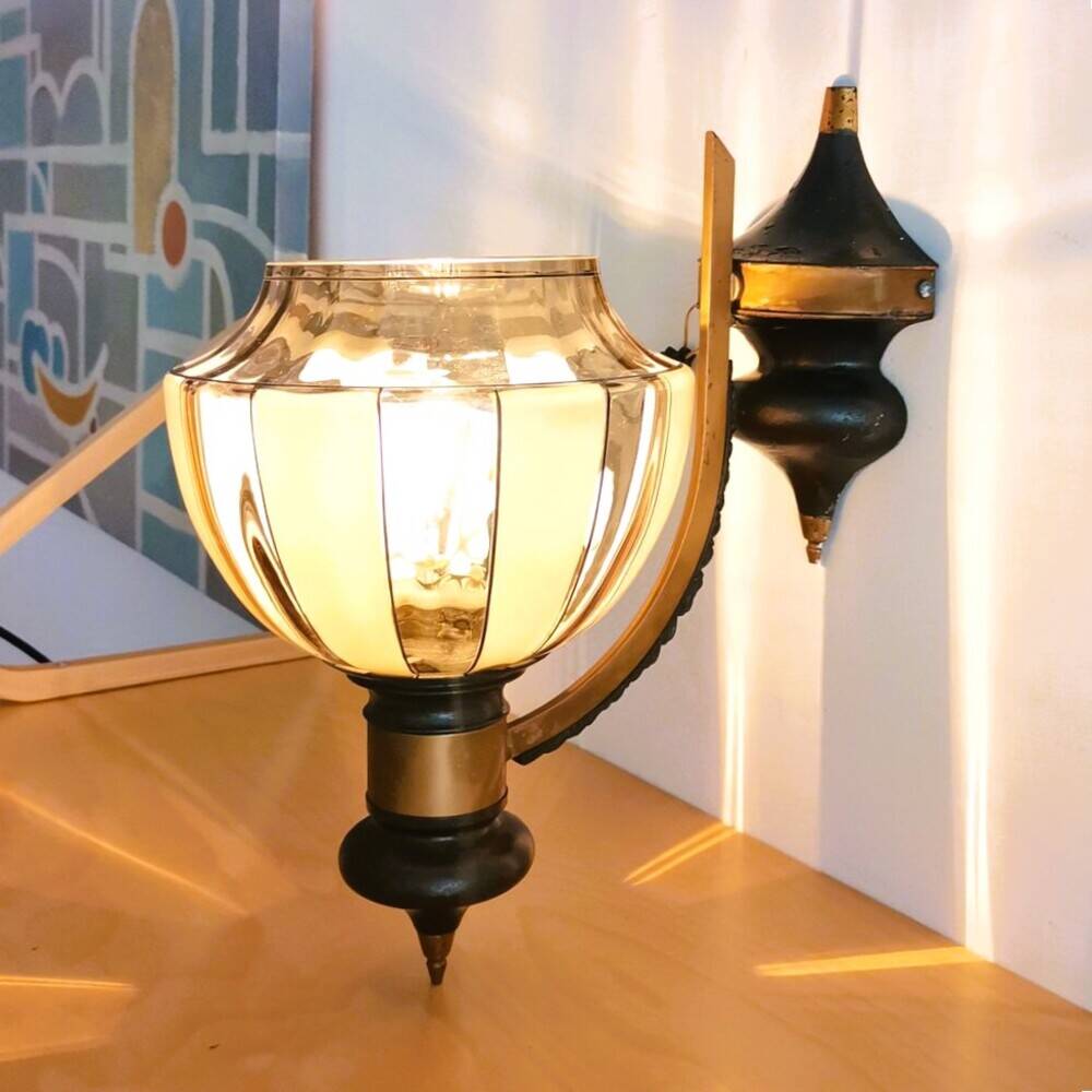 Art Deco Glass Wall Lamp