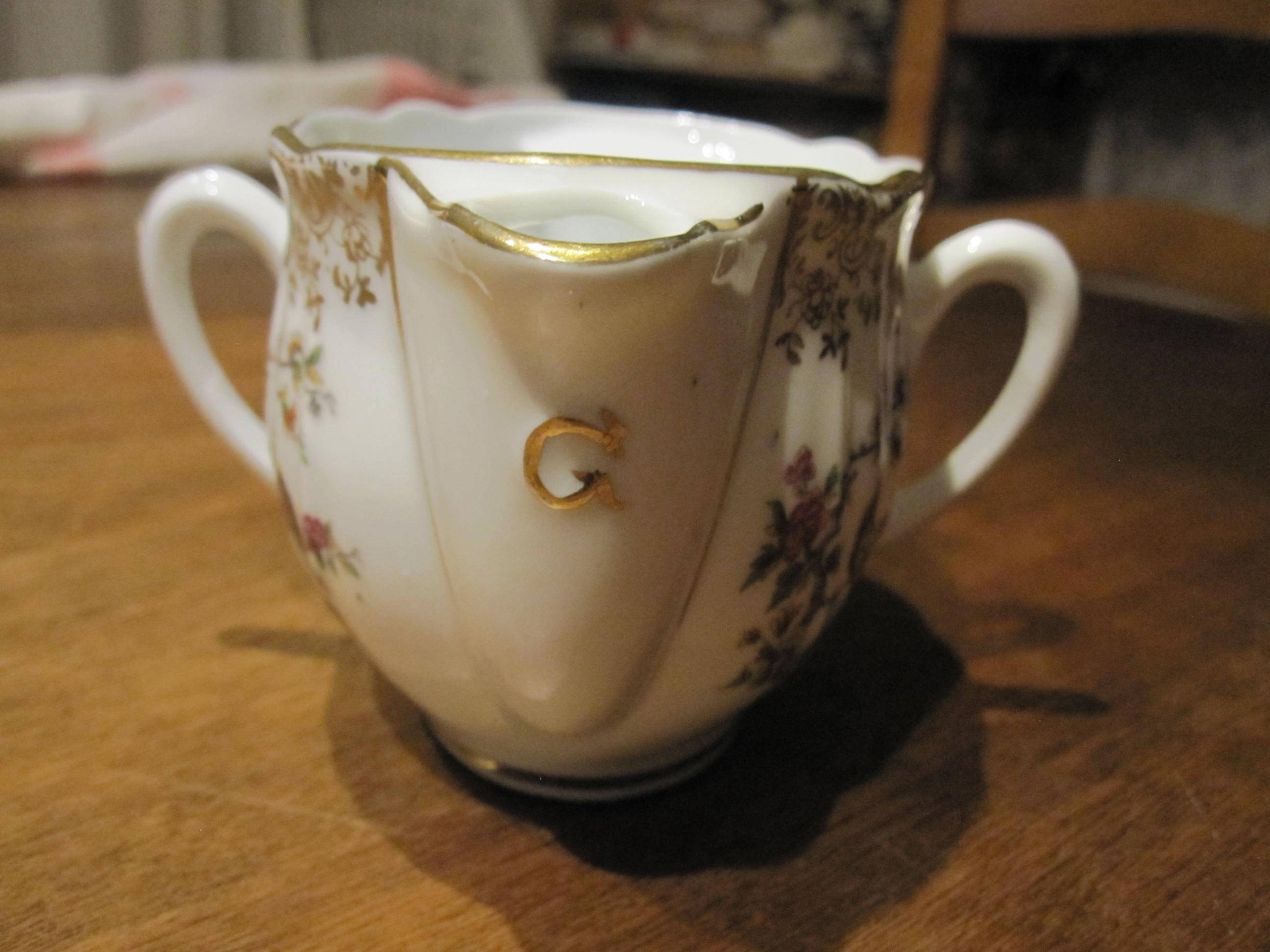 Meagre/Gra porcelain table sauce boat