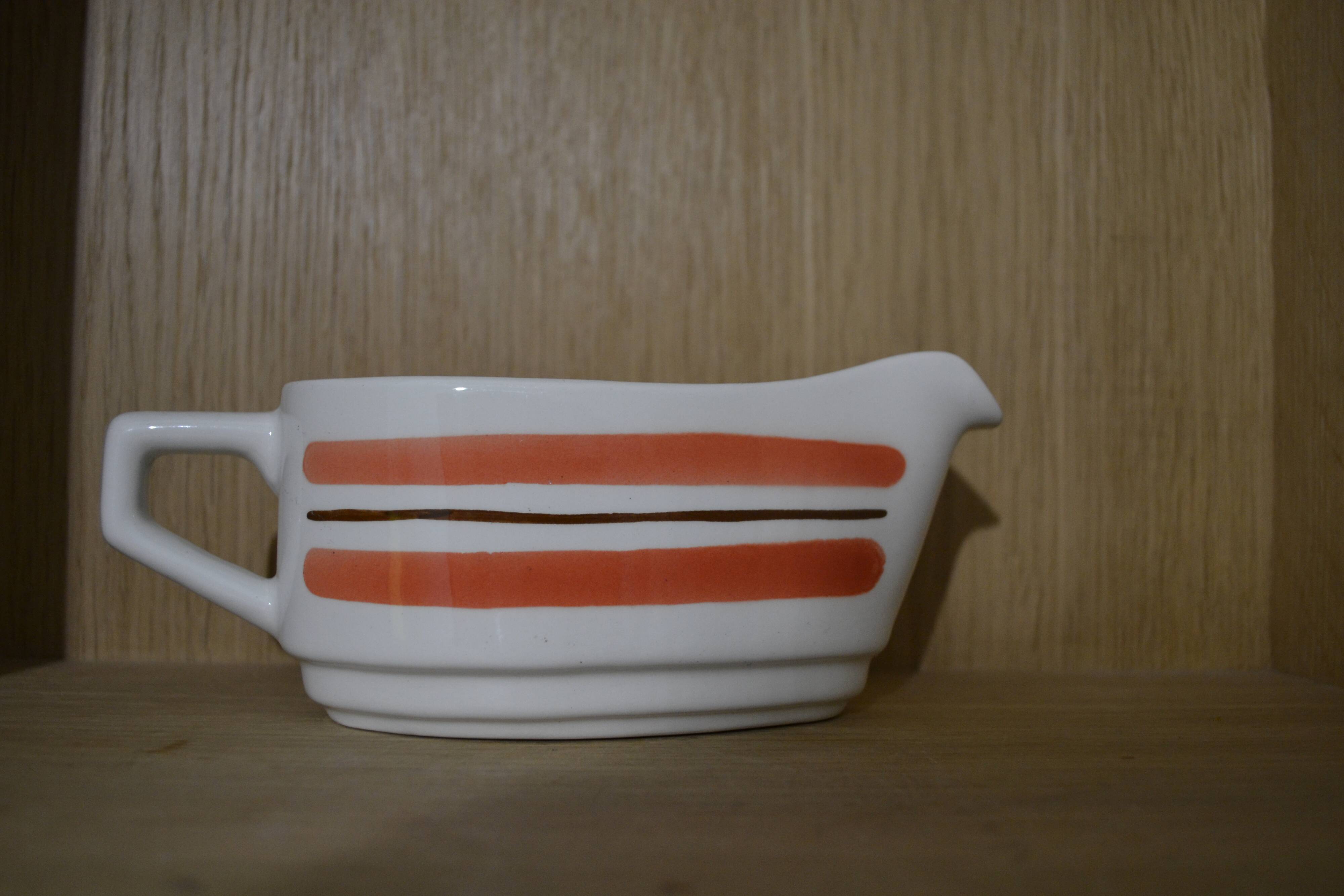 Moulin des Loups gravy boat