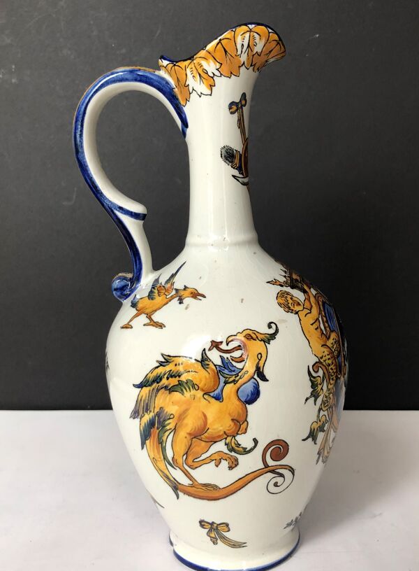 Pichet en faïence de Gien
