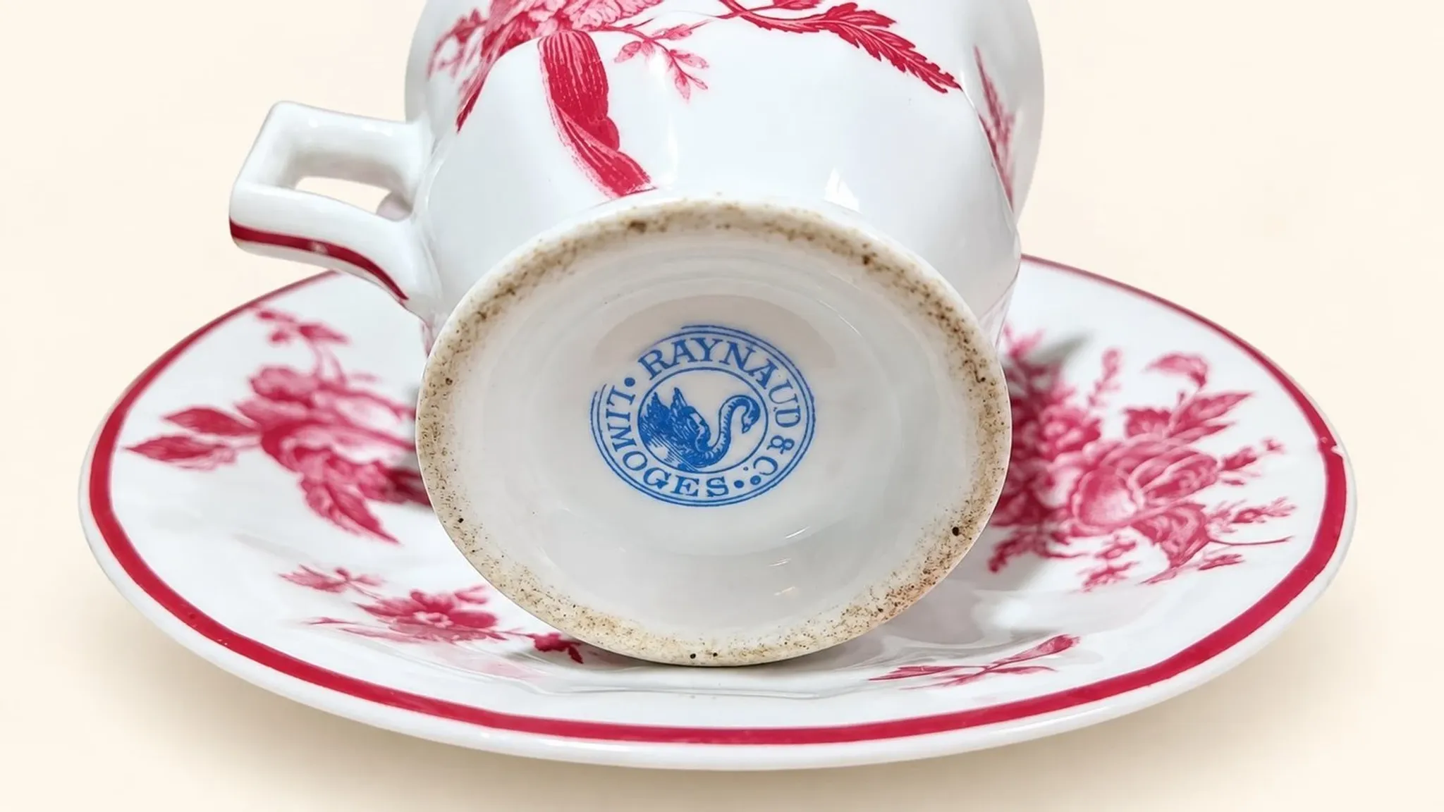 Coffee service Limoges Raynaud & Co – 8 porcelain cups with pink flowers