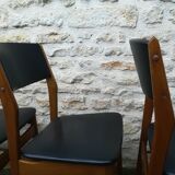 Scandinavian chairs in skaï