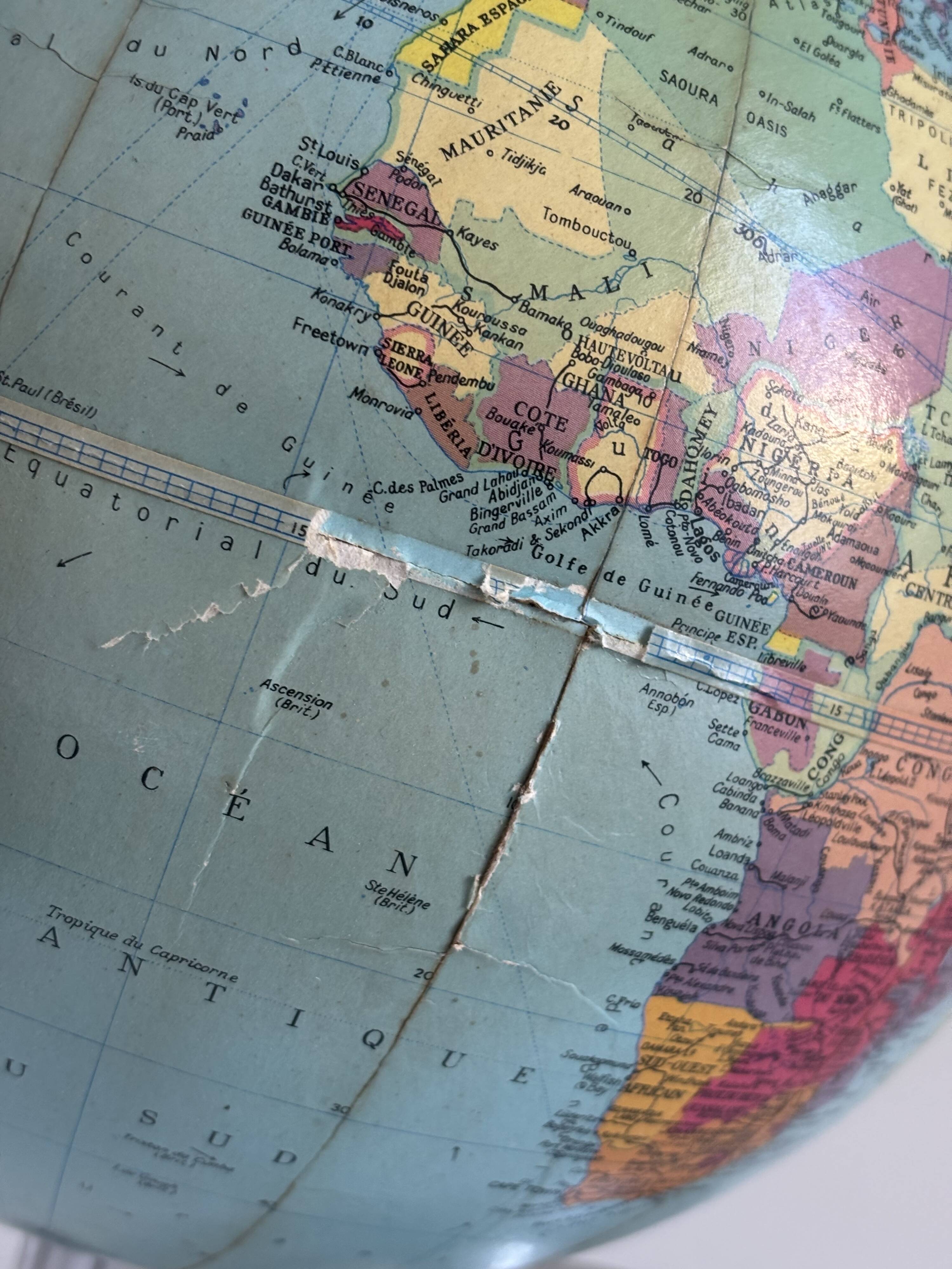 Vintage terrestrial globe 1961 world map Taride Paris - 33 cm