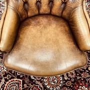 Fauteuil Chesterfield anglais en cuir marron