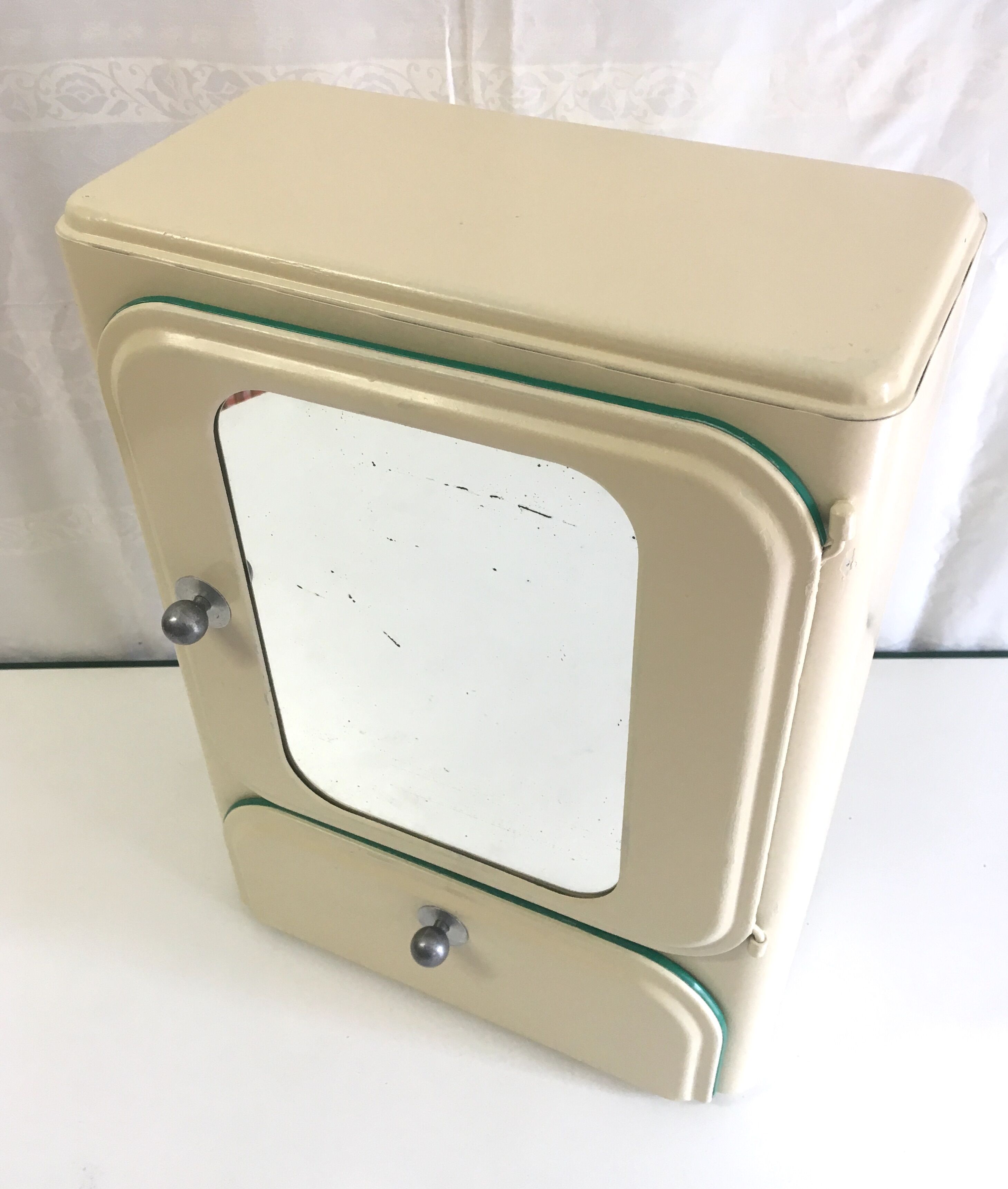 Metal toilet Cabinet – years 60