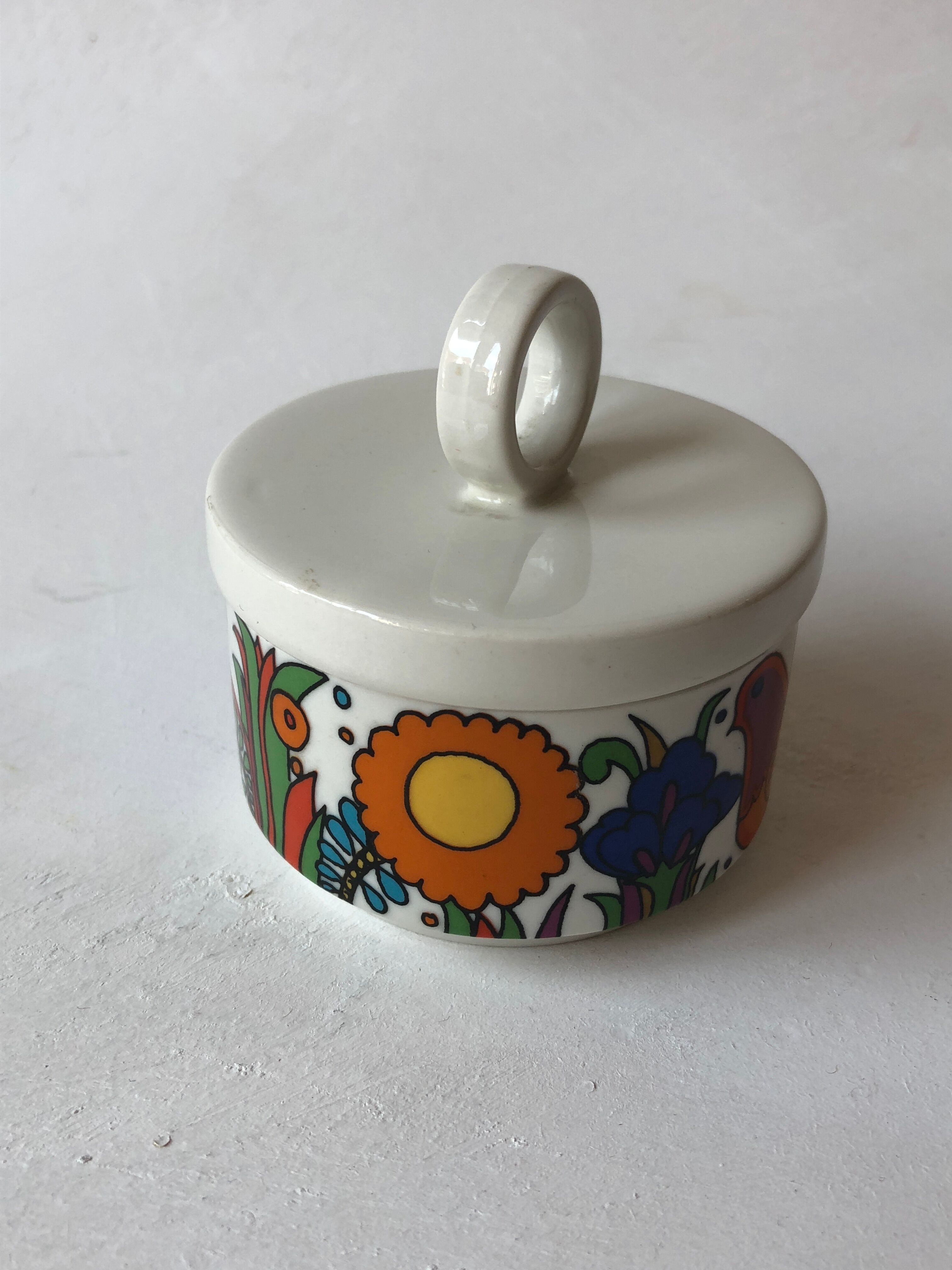 Pot with lid in porcelain "Acapulco".
