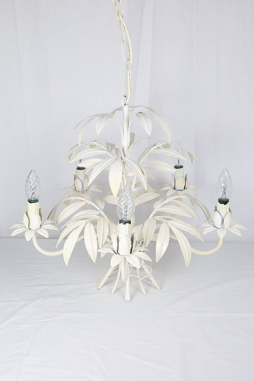 Lustre en tôle peint - décor feuillage