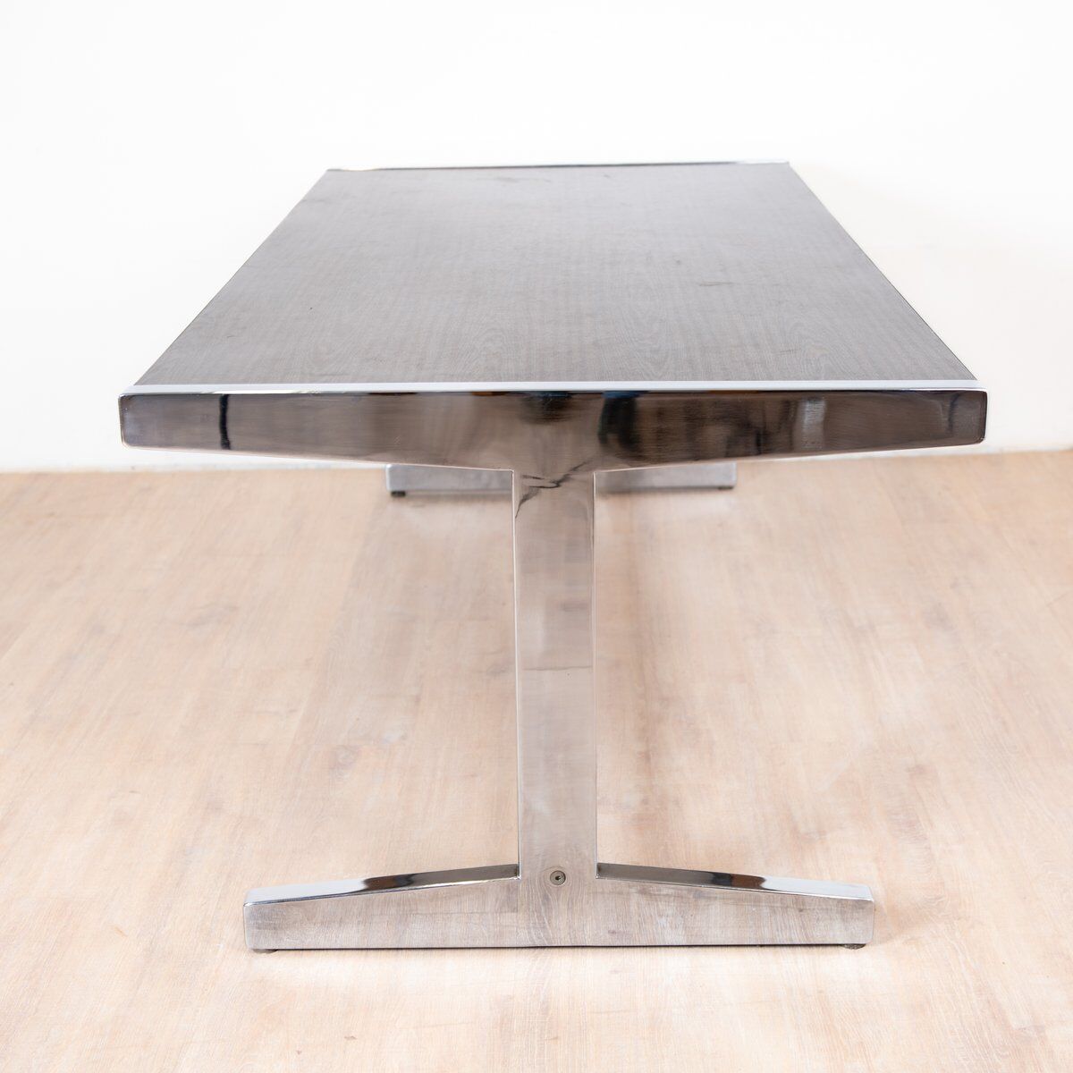 Table de salle à manger avec socle en acier, 1990