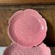 Assiettes barbotine fleur rose