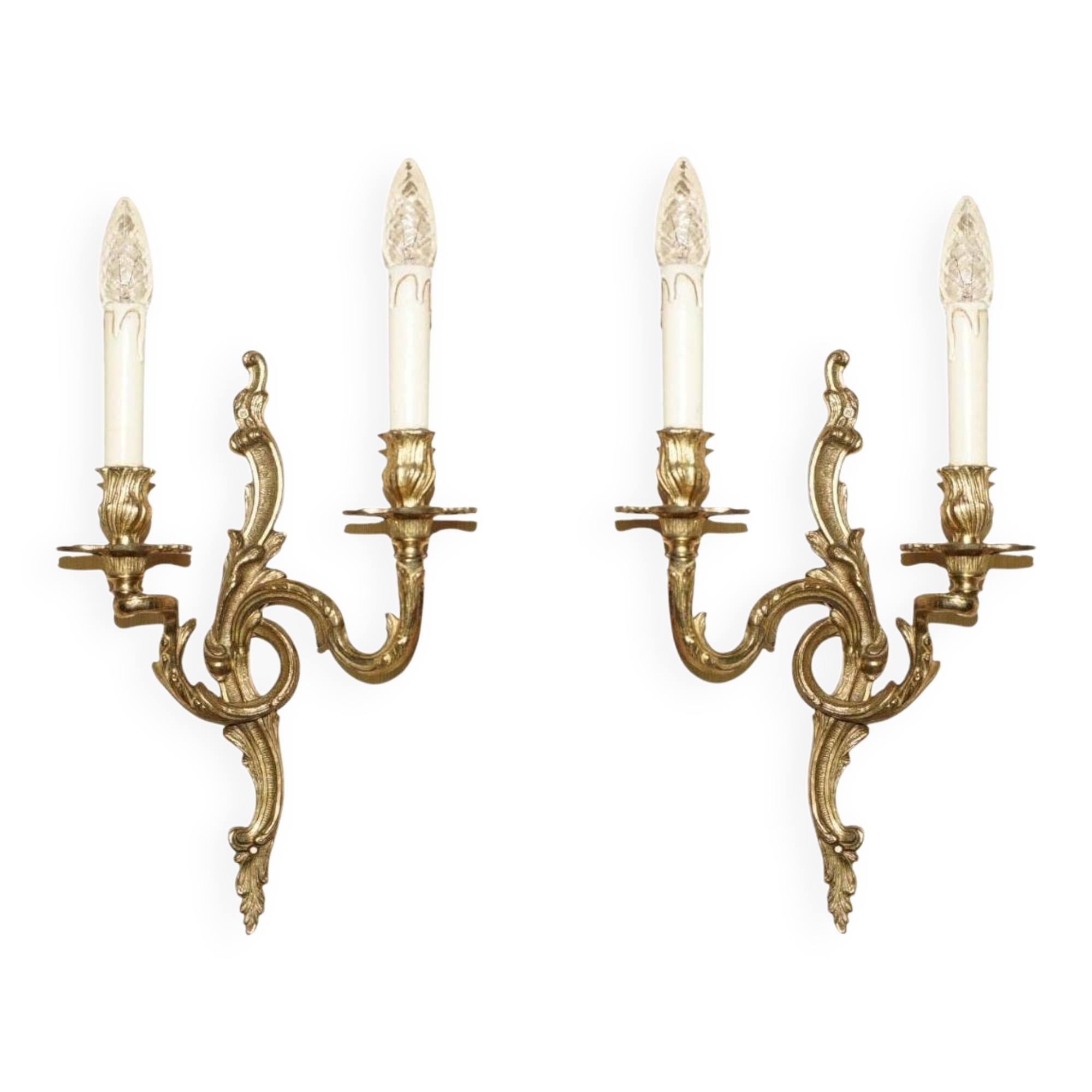 Pair of antique wall sconces from the 1920s in gilded bronze.