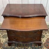 1950s English mahogany chest of drawers with one shelf