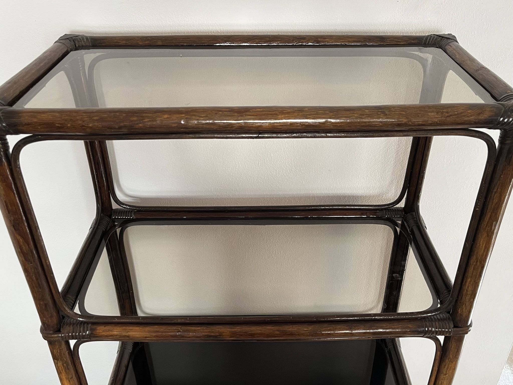 Etagere et commode en rotin