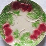Six slip plates with strawberry decoration