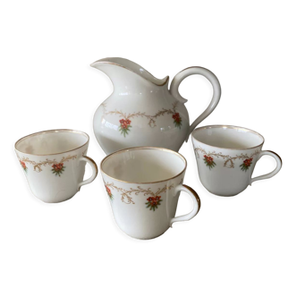 Milk jug and 3 cups